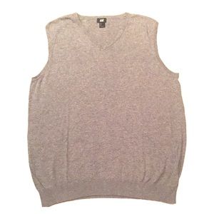 H&M Sweaters - H&M Grey / Gray Sweater Vest - Large H&M Sweaters - H&M Grey / Gray Sweater Vest - Large